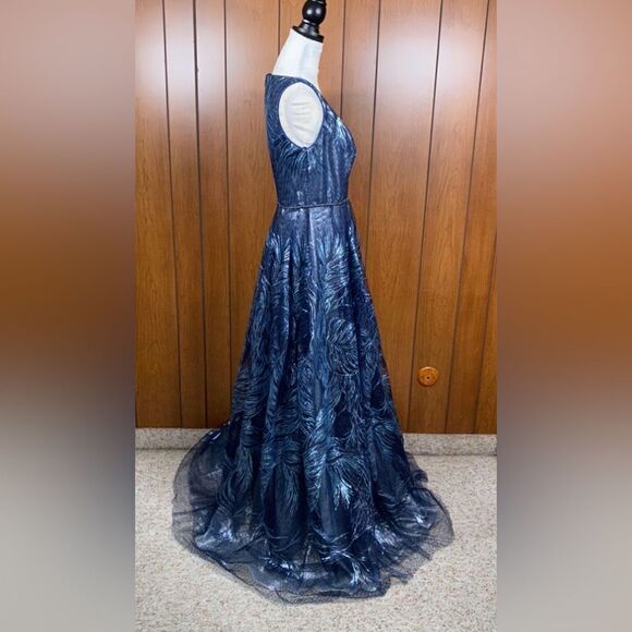 Rene Ruiz Collection Feather Jacquard Fit-&-Flare Gown size 6 - Picture 11 of 15